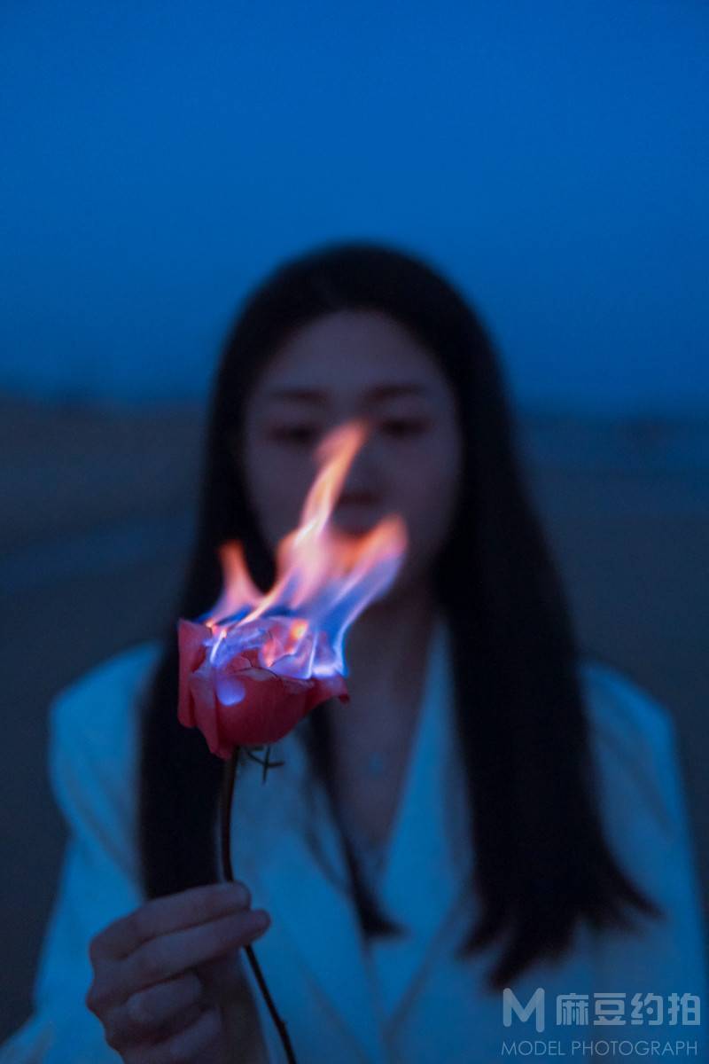 情绪模特