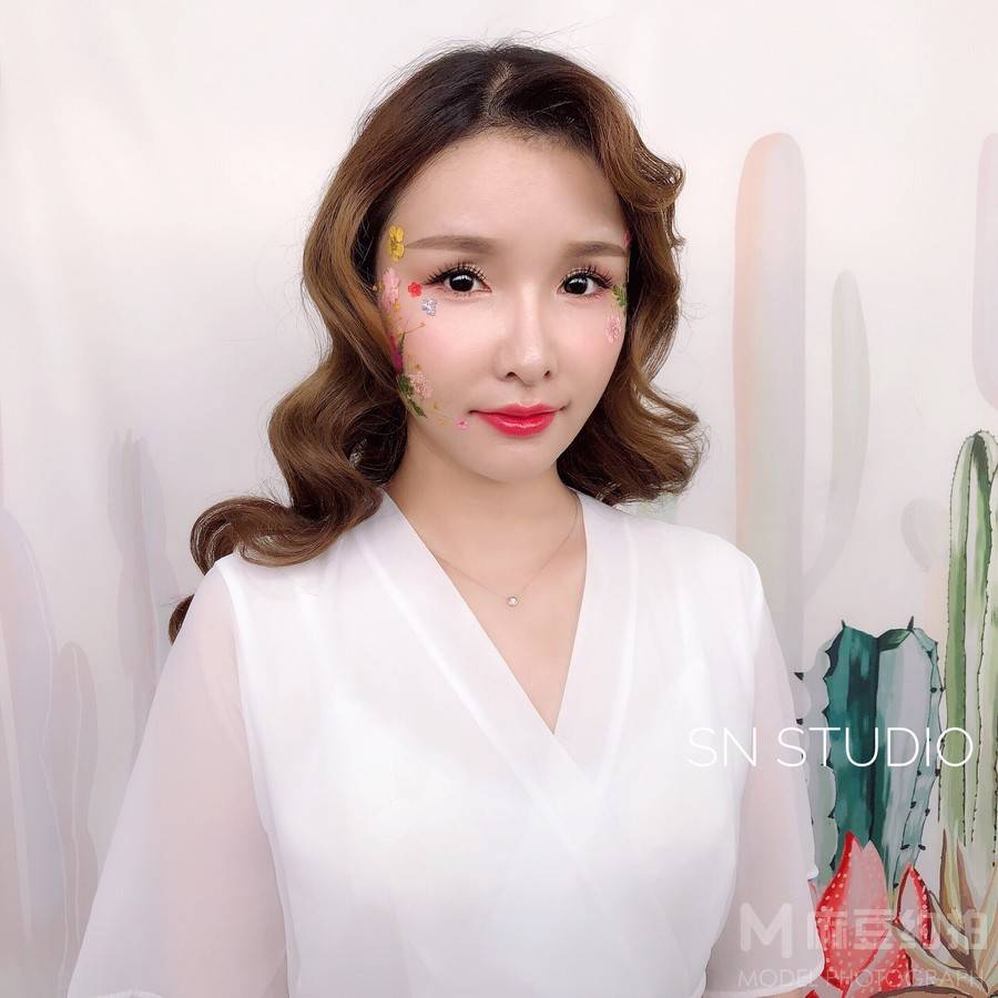 妆容模特