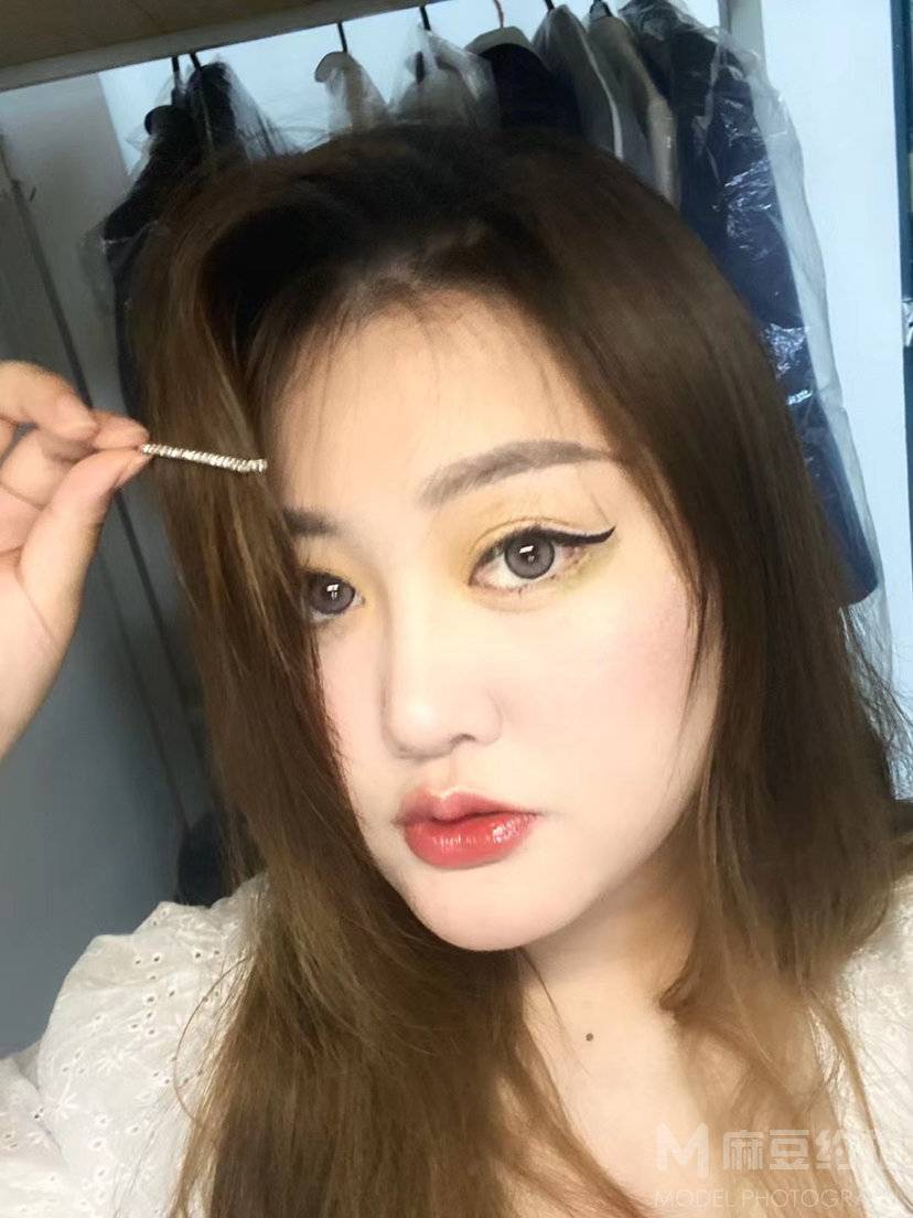 妆容模特
