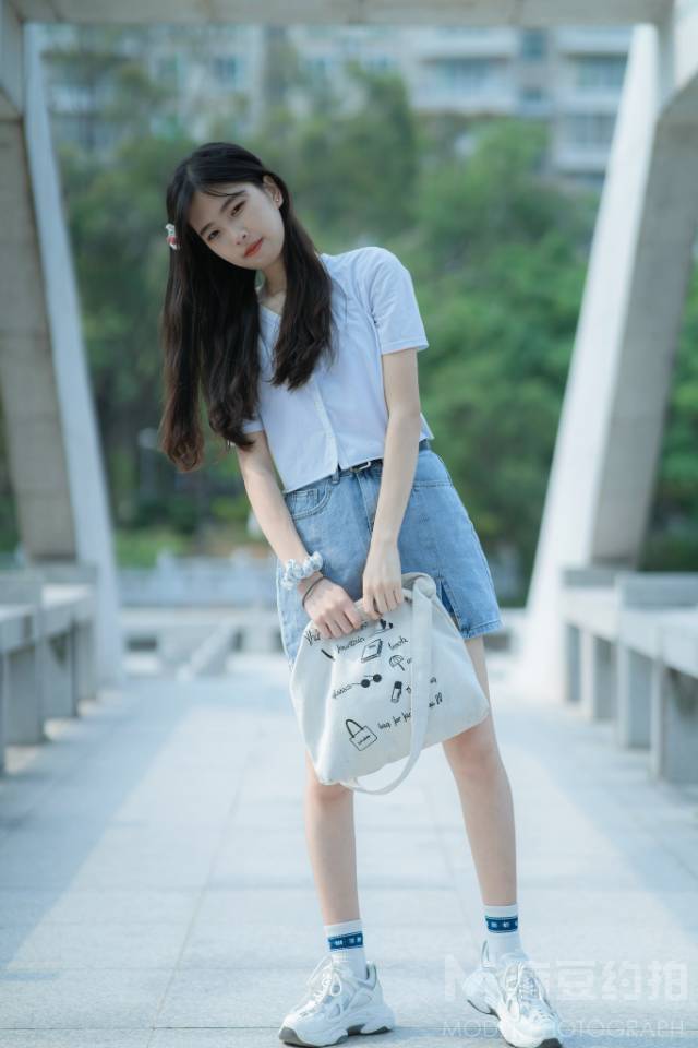 校园模特