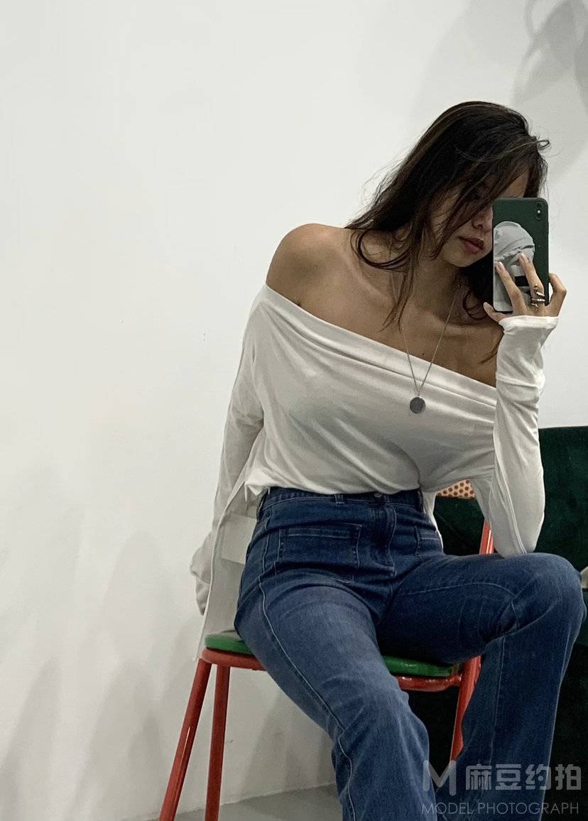 黑白模特