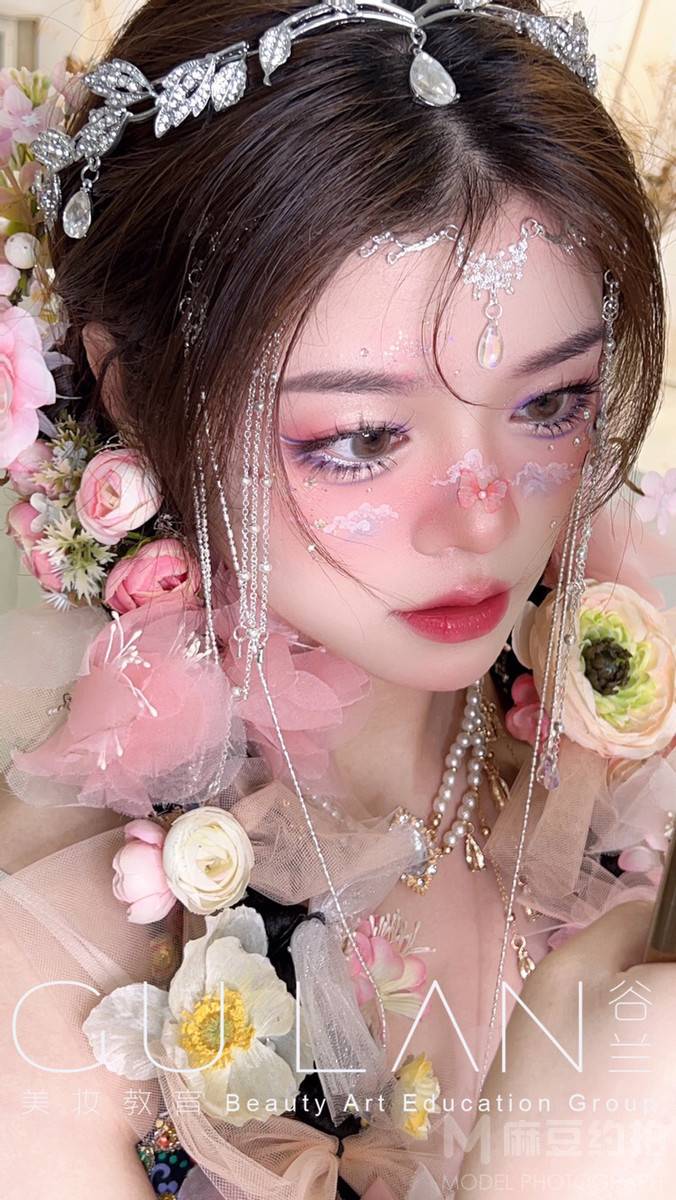 清新模特