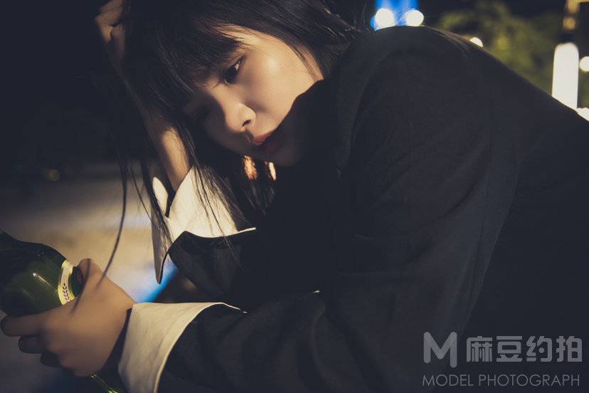 情绪模特