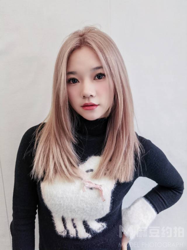 妆容模特
