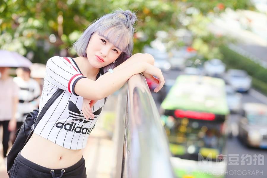 情绪模特