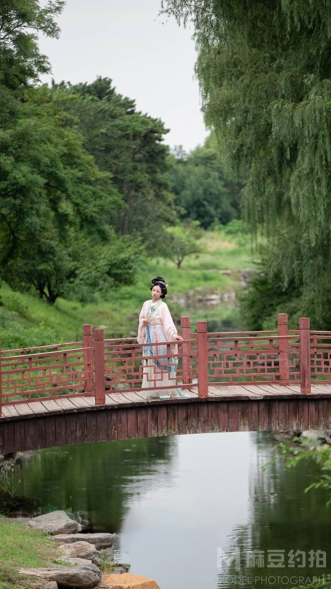汉服模特