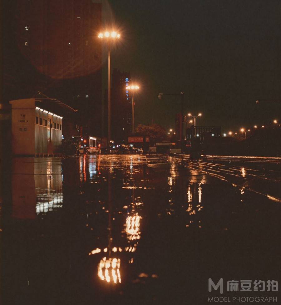 夜景模特