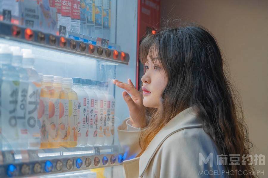 情绪模特