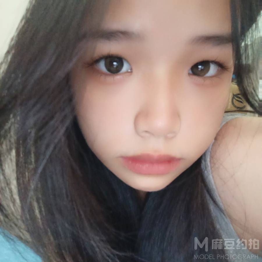 宝丽来模特
