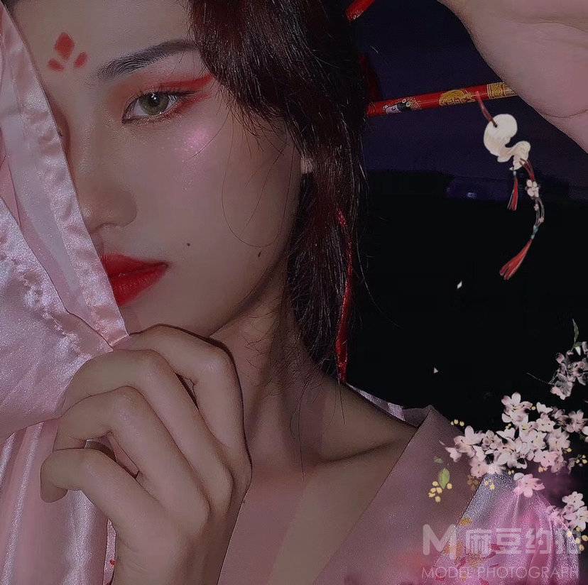 妆容模特