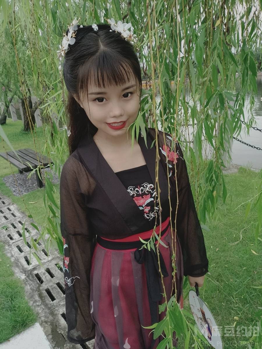 黑白模特
