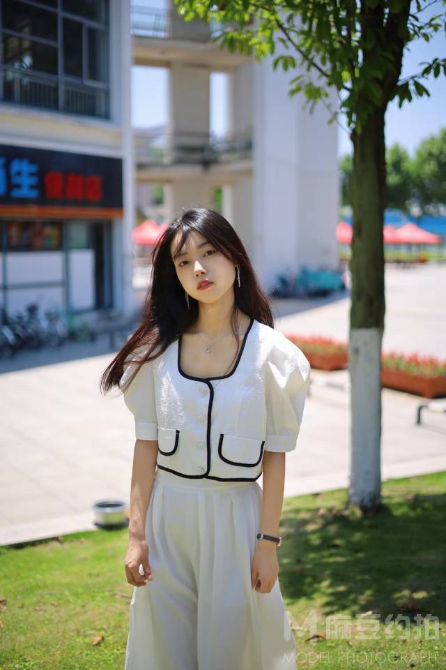 校园模特