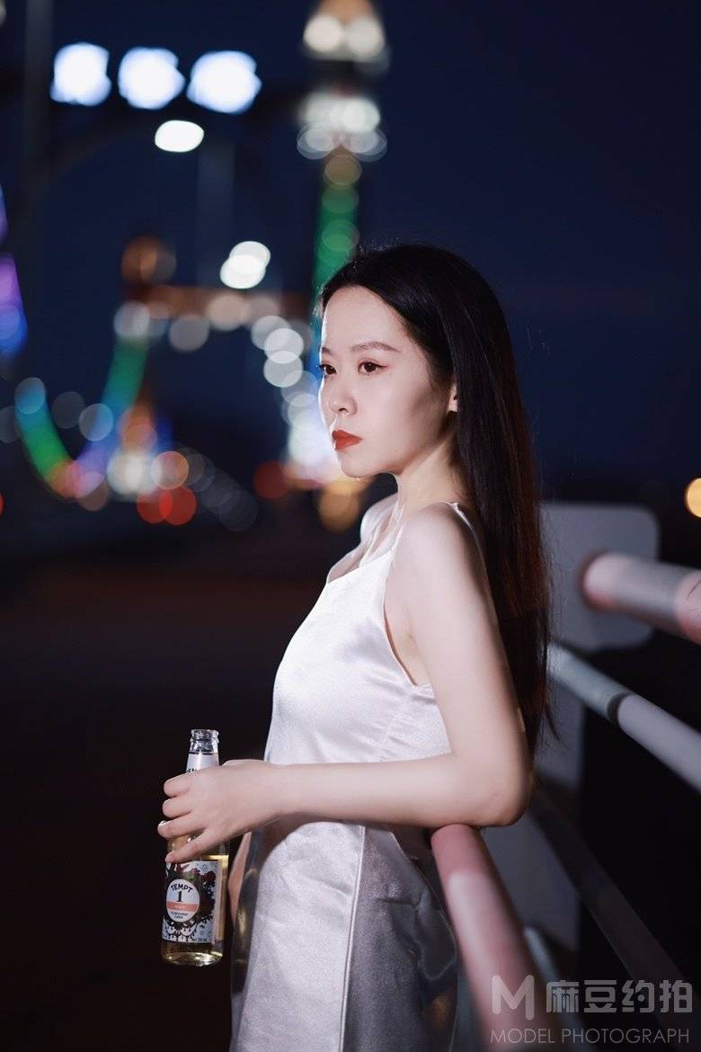 夜景模特