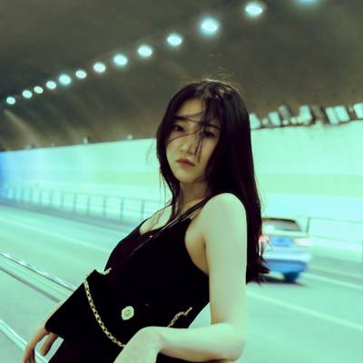 宝丽来模特