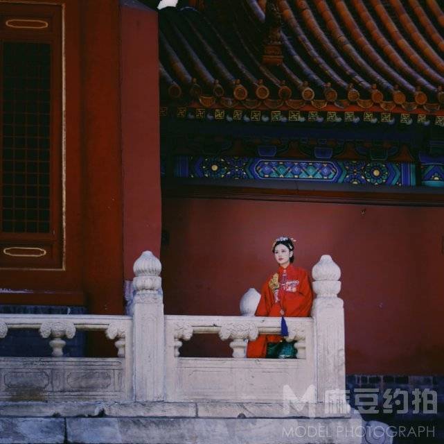胶片模特
