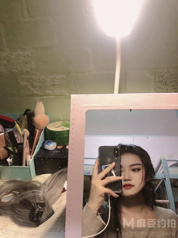 黑白模特