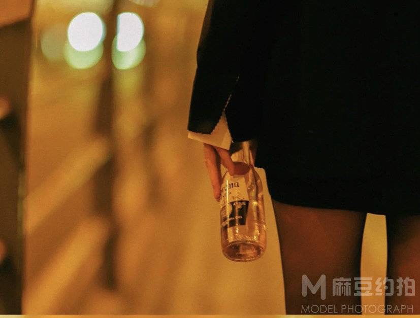 黑白模特