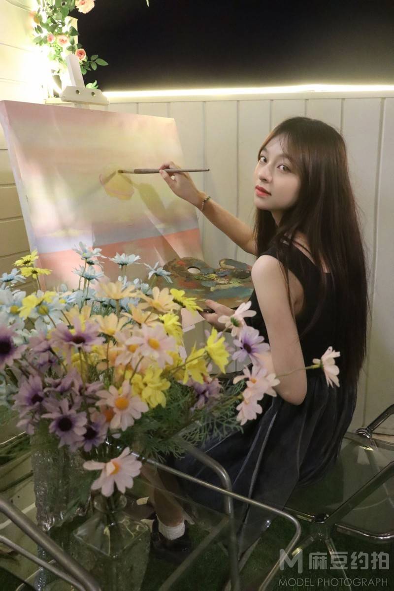 情绪模特