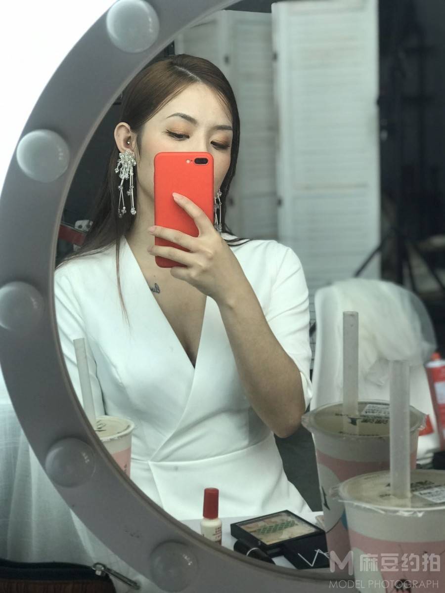 妆容模特