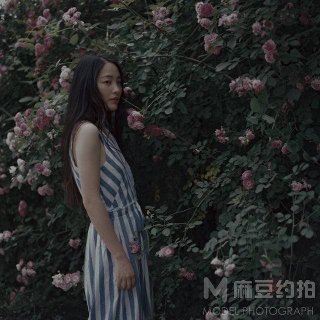 黑白模特
