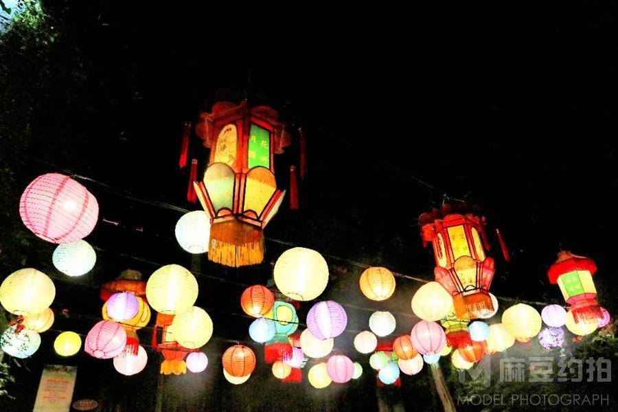夜景模特