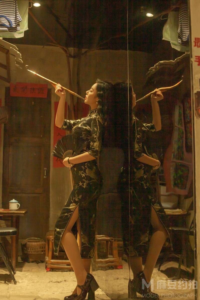 情绪模特