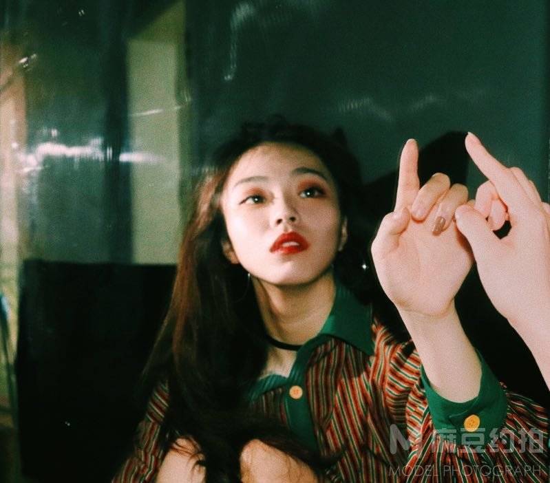 宝丽来模特