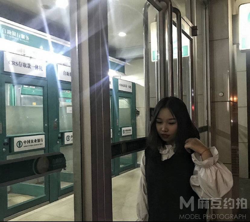 黑白模特