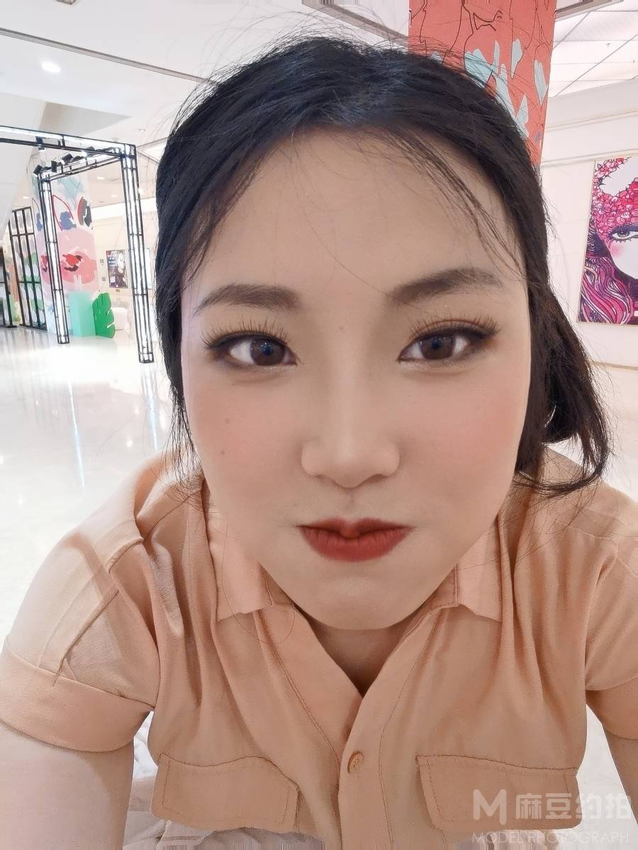 妆容模特