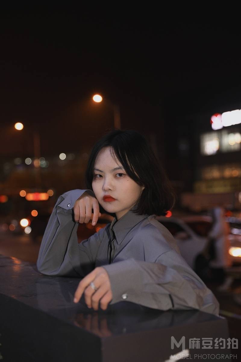 情绪模特
