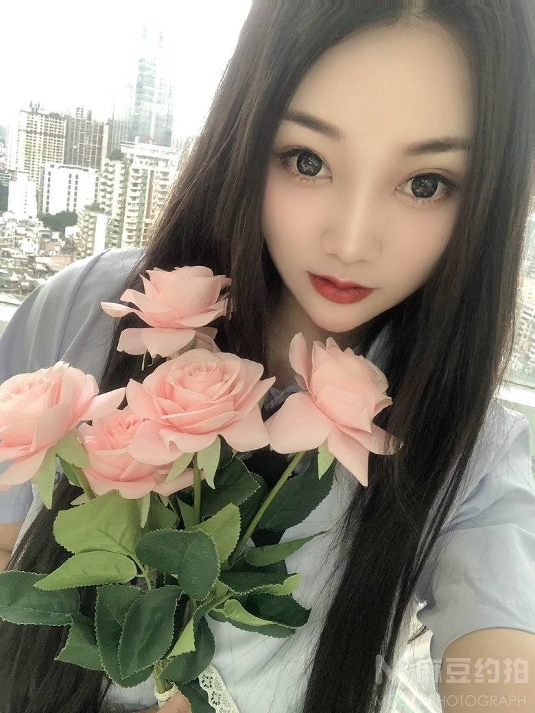 黑白模特