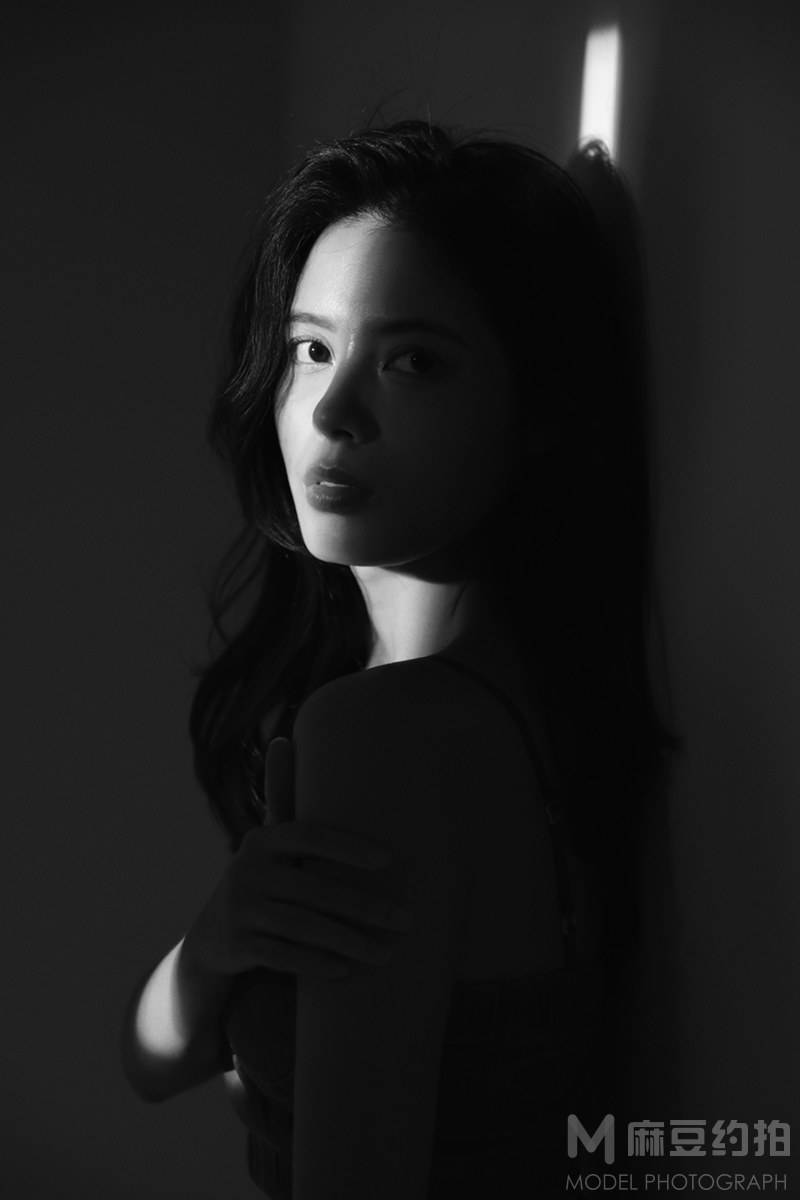 黑白模特