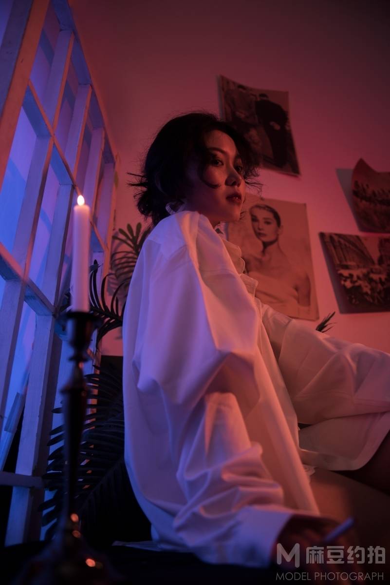 情绪模特