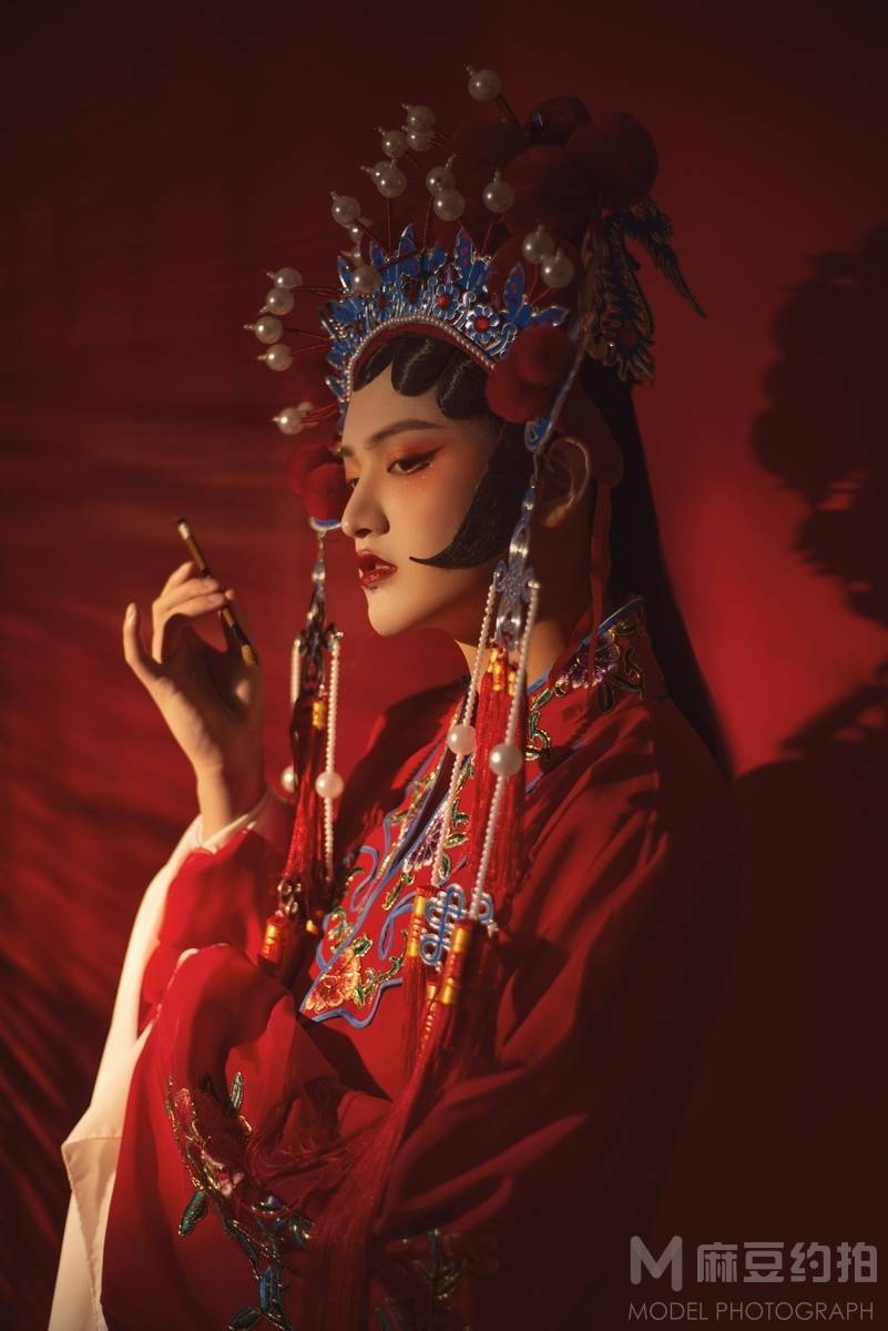 情绪模特