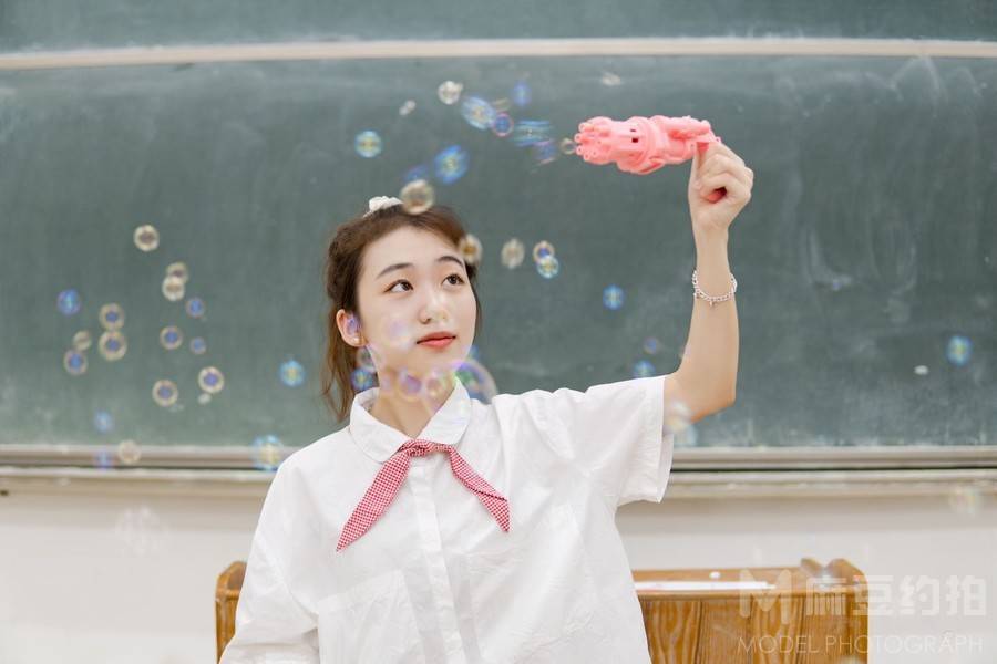 校园模特