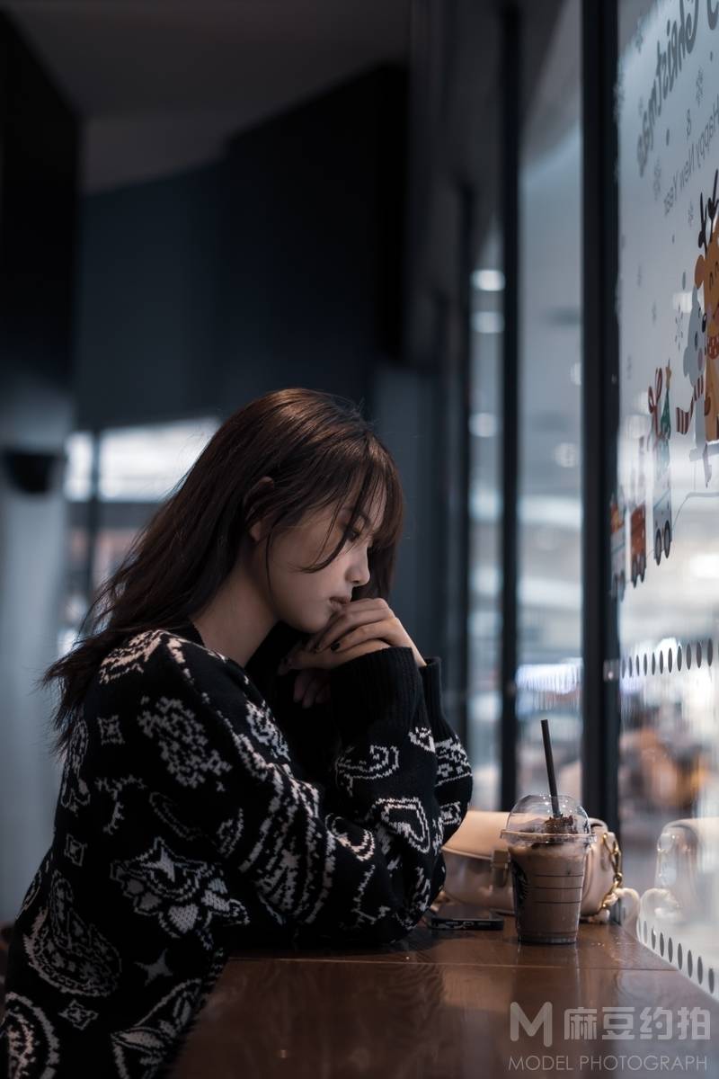 情绪模特