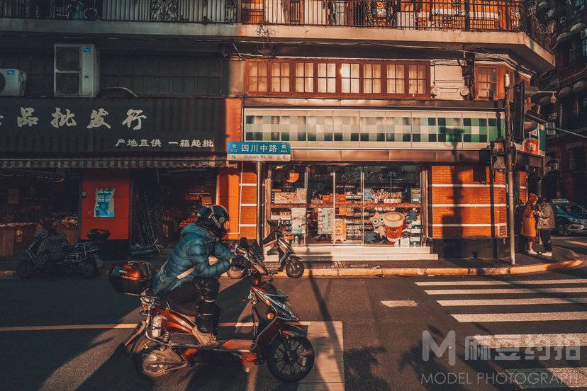 纪实模特
