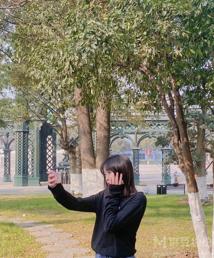 校园模特