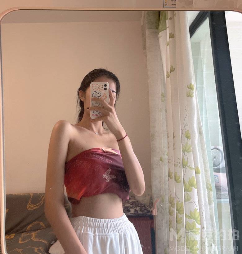 黑白模特