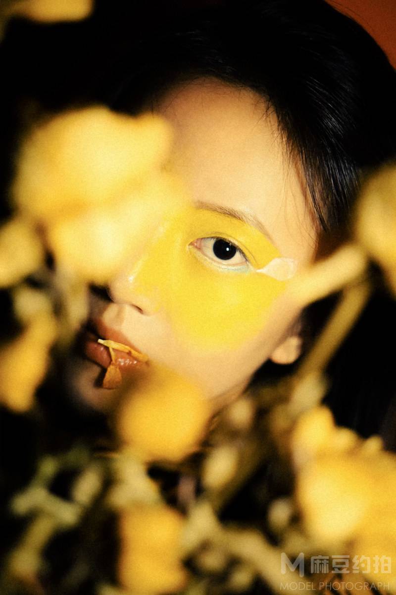 情绪模特