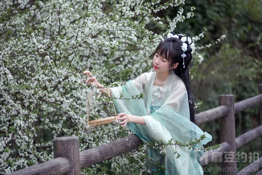 汉服模特