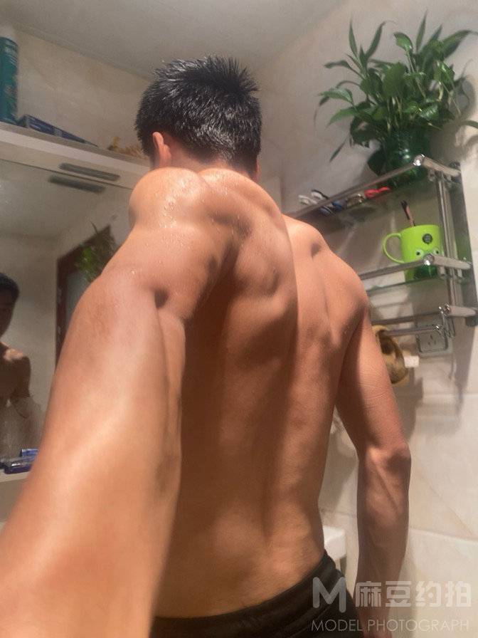 黑白模特