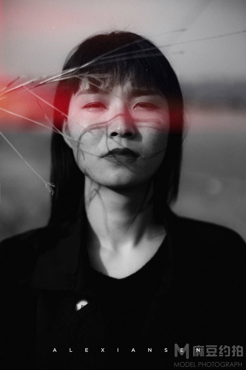 黑白模特