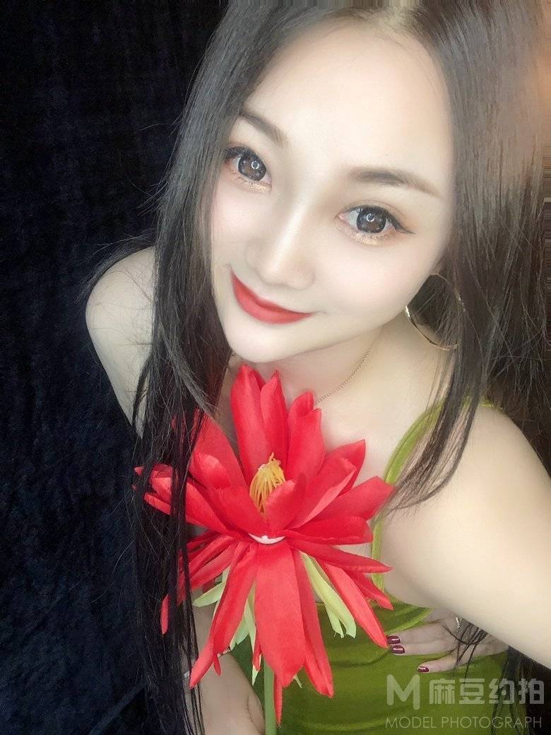 黑白模特