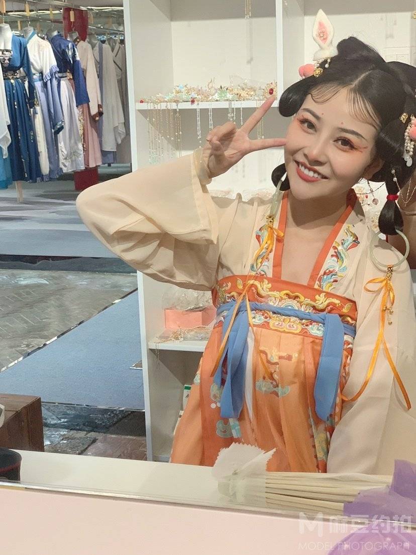 妆容模特
