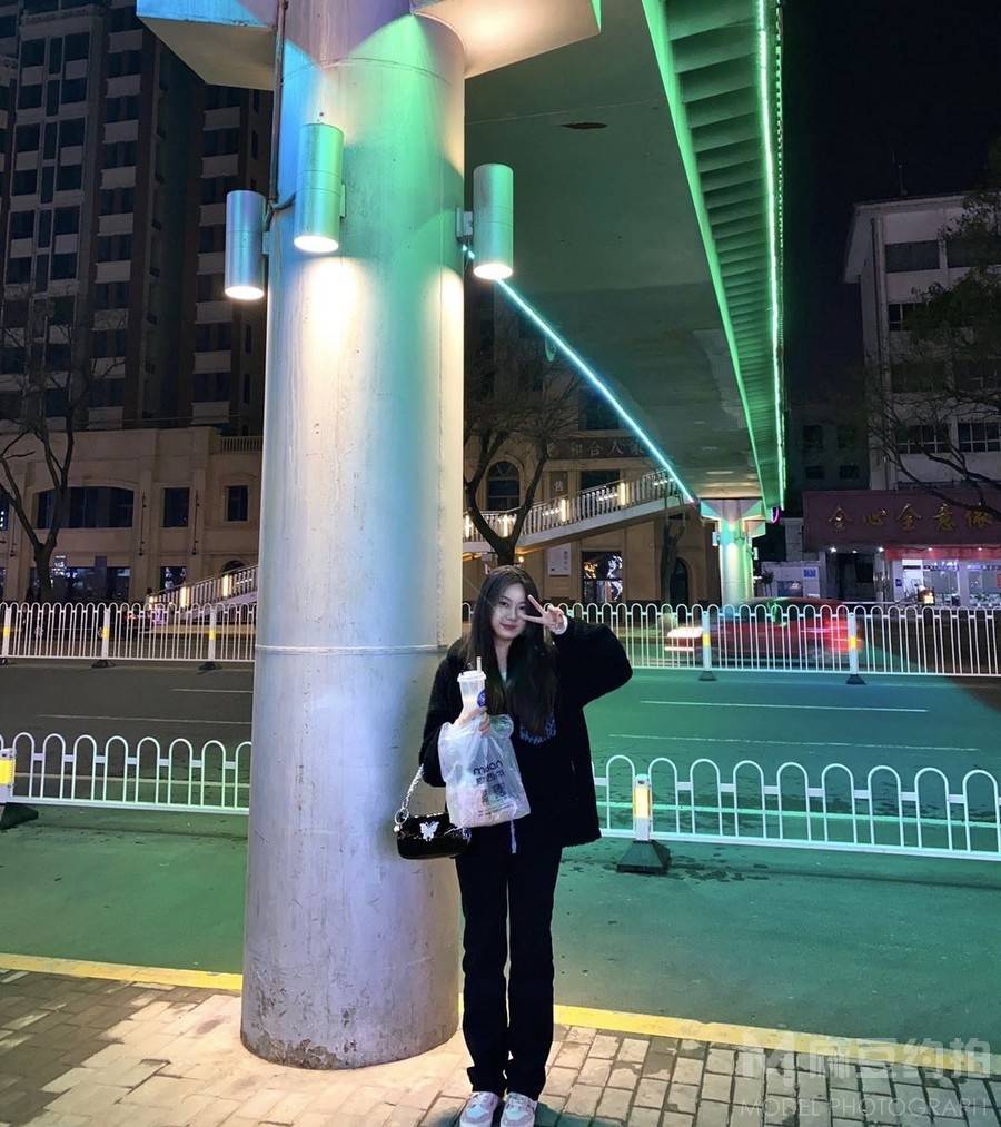 校园模特