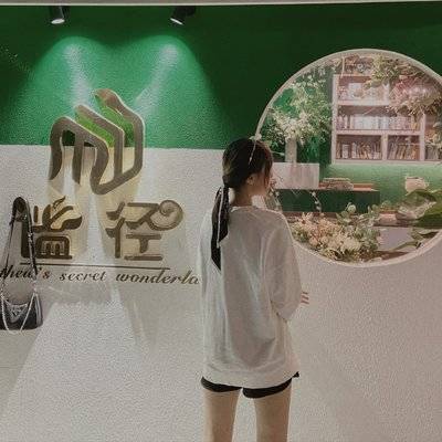 黑白模特