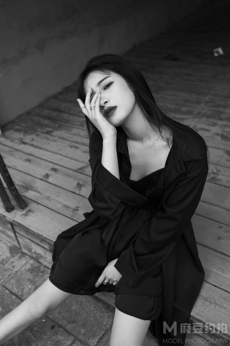 黑白模特