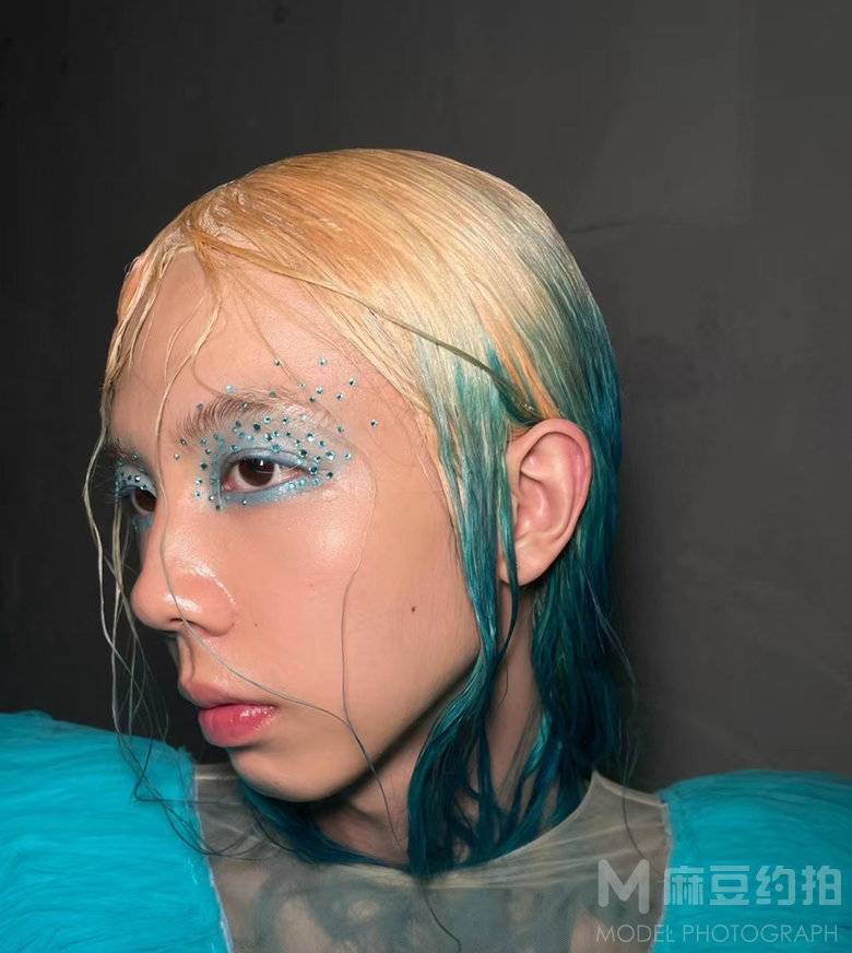 妆容模特