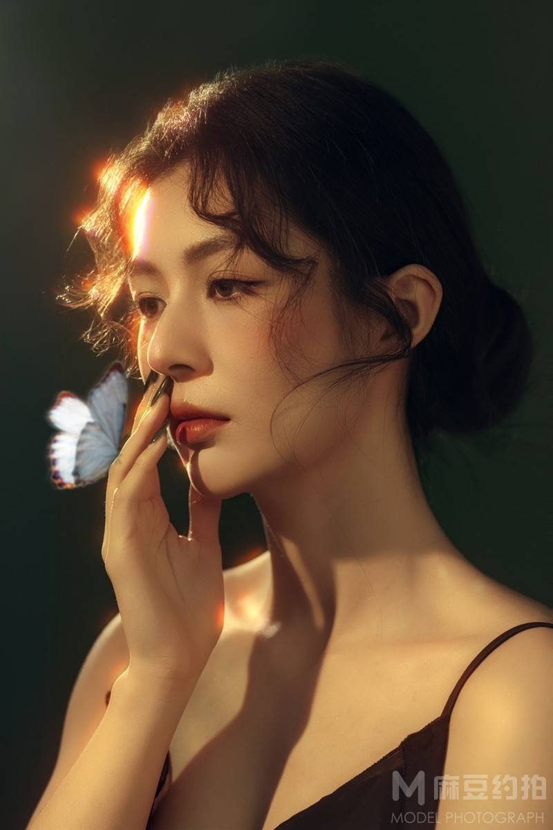 情绪模特